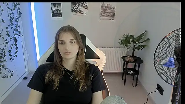 Snapshot of NeyliDream chatting on 07.30.26 NeyliDream online show from 07.30.26