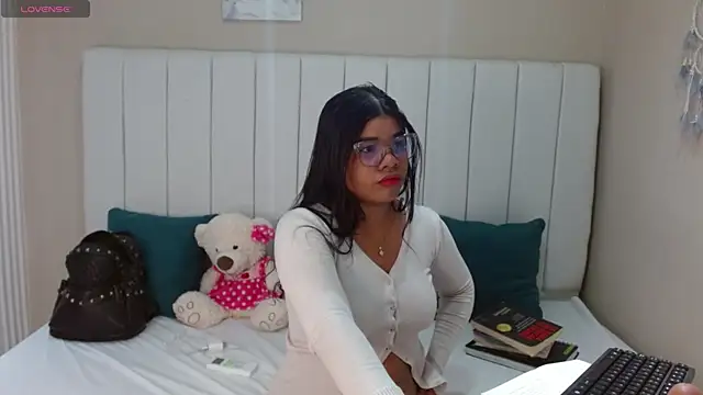 Snapshot of sienna_valexx chatting on 09.29.25 sienna valexx online show from 09.29.25