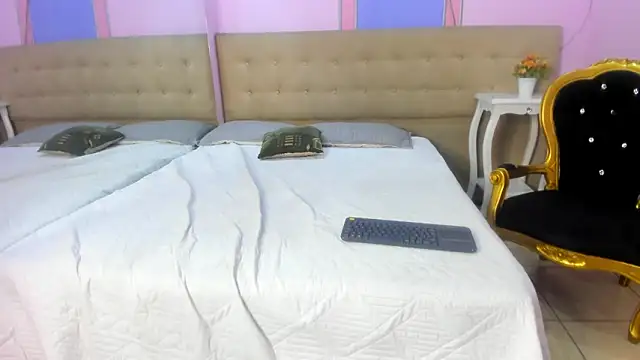 Aisha Noir online show from 09.19.25