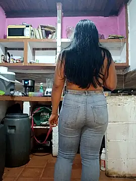 girlpee online show from 11.27.25