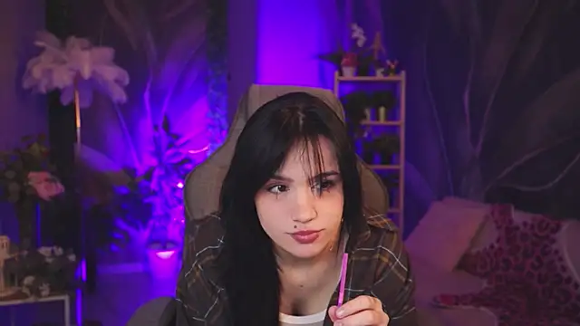 MonicaFarmer online show from 05.06.26