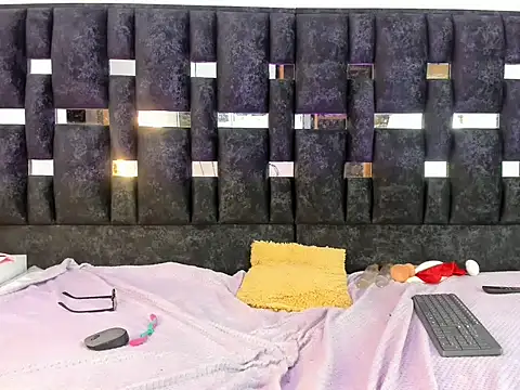 Snapshot of Kimberly_TaylorX chatting on 12.16.25 Kimberly TaylorX online show from 12.16.25