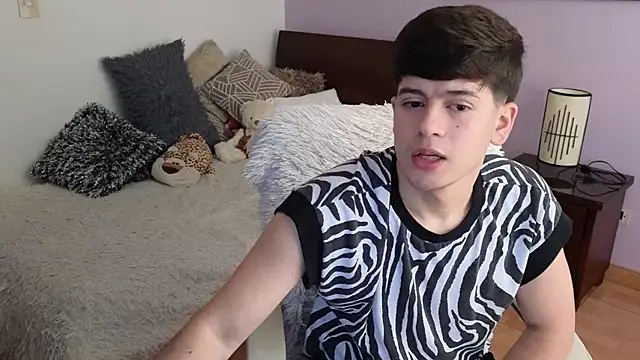 Snapshot of tightncuteass chatting on 09.16.25 tightncuteass online show from 09.16.25