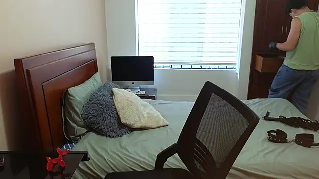 Snapshot of tightncuteass chatting on 09.24.25 tightncuteass online show from 09.24.25