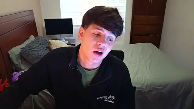 Snapshot of tightncuteass chatting on 10.06.25 tightncuteass online show from 10.06.25