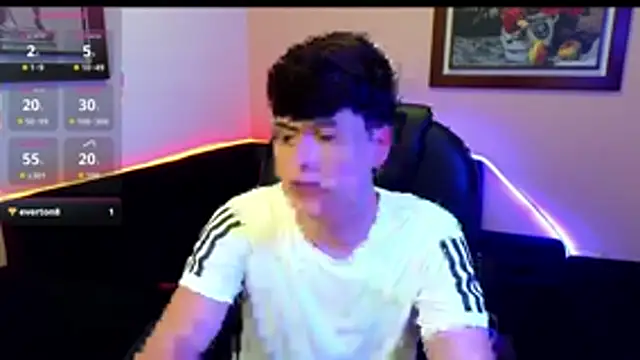 Snapshot of tightncuteass chatting on 11.06.25 tightncuteass online show from 11.06.25