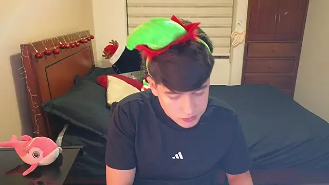 Snapshot of tightncuteass chatting on 11.08.25 tightncuteass online show from 11.08.25