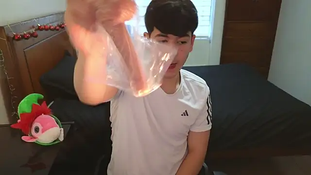 Snapshot of tightncuteass chatting on 11.11.25 tightncuteass online show from 11.11.25