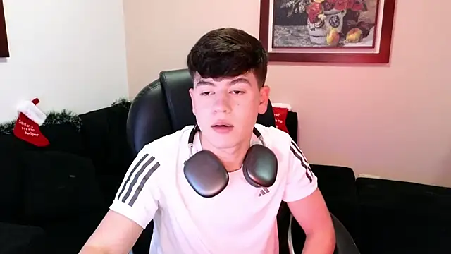 Snapshot of tightncuteass chatting on 11.20.25 tightncuteass online show from 11.20.25