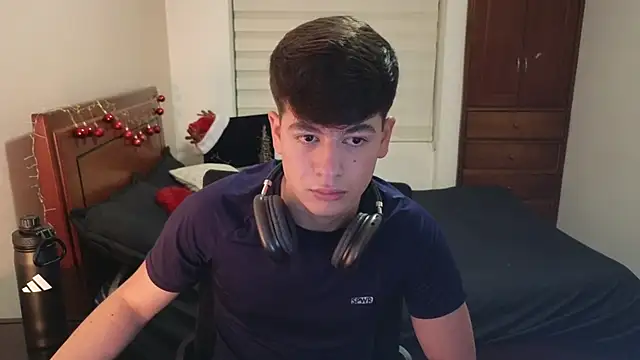 Snapshot of tightncuteass chatting on 11.24.25 tightncuteass online show from 11.24.25