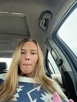 Snapshot of AllesandraLove chatting on 11.24.25 AllesandraLove online show from 11.24.25