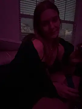 Snapshot of AllesandraLove chatting on 11.26.25 AllesandraLove online show from 11.26.25