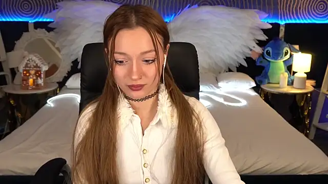 FoxyMayy online show from 11.29.25