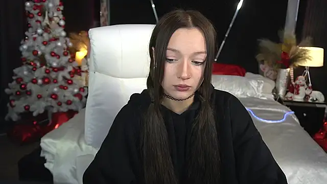 FoxyMayy online show from 12.16.25