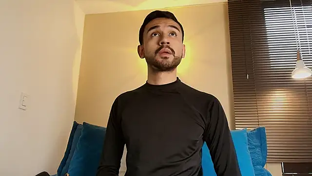 Snapshot of Axel_Moon_S chatting on 10.13.25 Axel Moon S online show from 10.13.25