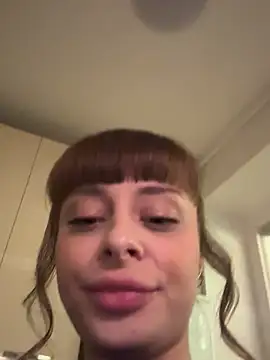 BabyBee  online show from 12.02.25