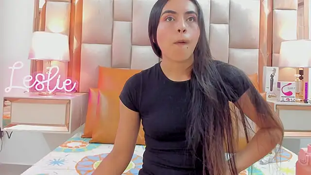 Leslie Bussh  online show from 09.24.25