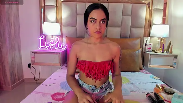 Leslie Bussh  online show from 10.26.25