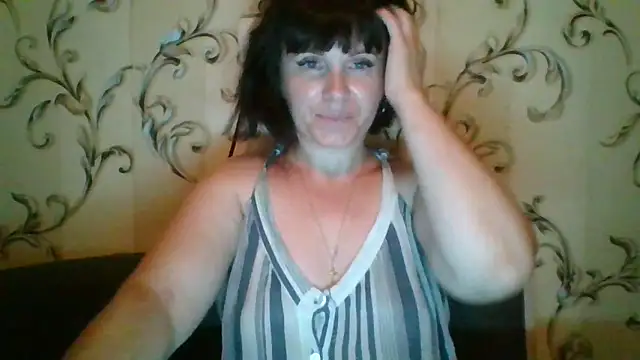 Snapshot of SecretSienna_ chatting on 09.17.25 SecretSienna online show from 09.17.25