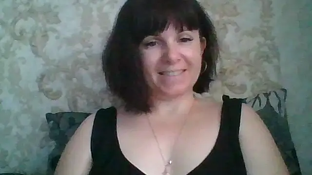 Snapshot of SecretSienna_ chatting on 10.15.25 SecretSienna online show from 10.15.25