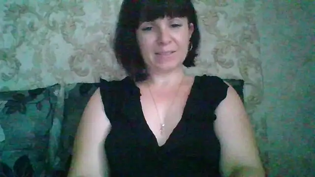 Snapshot of SecretSienna_ chatting on 10.18.25 SecretSienna online show from 10.18.25