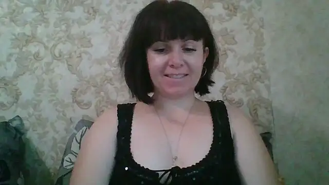 Snapshot of SecretSienna_ chatting on 10.21.25 SecretSienna online show from 10.21.25