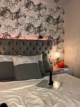 Snapshot of lilith_storm chatting on 10.21.25 lilith storm online show from 10.21.25