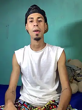 Snapshot of Alexx_1214 chatting on 09.19.25 Alexx 1214 online show from 09.19.25