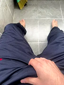 Snapshot of LAZ3R1 chatting on 11.02.25 LAZ3R1 online show from 11.02.25