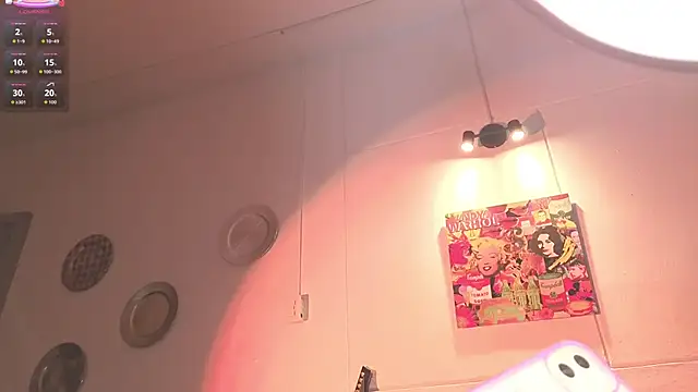 Snapshot of ashlynnlowe_ chatting on 09.26.25 ashlynnlowe online show from 09.26.25