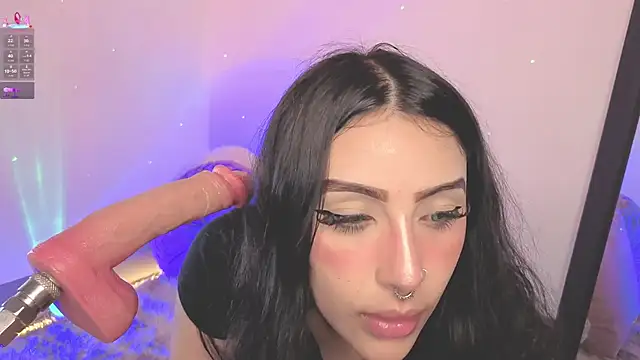 ashlynnlowe  online show from 11.15.25