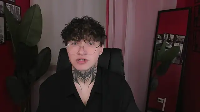 Snapshot of JonnyDarka chatting on 05.27.26 JonnyDarka online show from 05.27.26