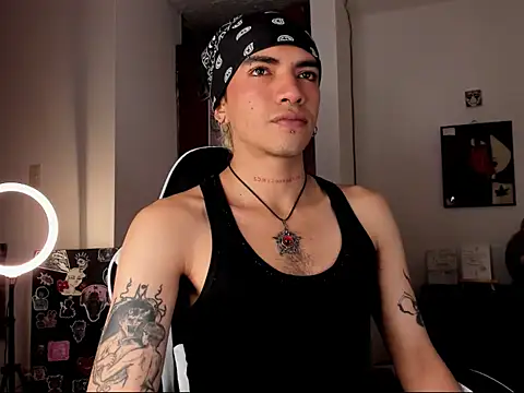 guynextdo0r online show from 10.01.25