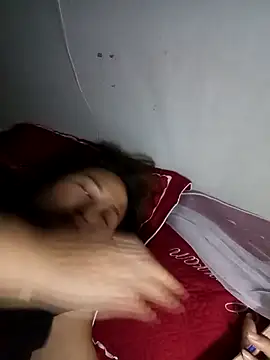 Snapshot of Tamara-a chatting on 12.20.25 Tamara-a online show from 12.20.25