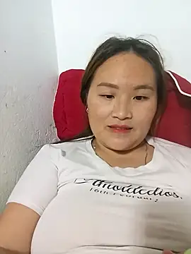 Snapshot of Tamara-a chatting on 02.19.26 Tamara-a online show from 02.19.26