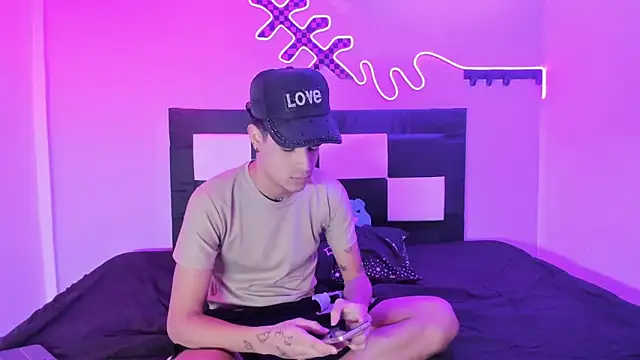 Lucky boys  X online show from 04.01.26