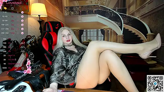 Nina Devillle online show from 03.28.26