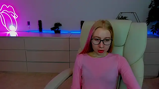 Alina Blonde online show from 10.07.25