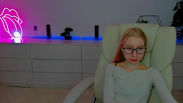 Alina Blonde online show from 10.08.25