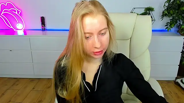 Alina Blonde online show from 02.05.26