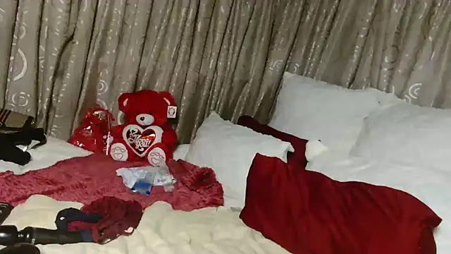 Snapshot of Bustyboobs02xx chatting on 02.04.26 Bustyboobs02xx online show from 02.04.26