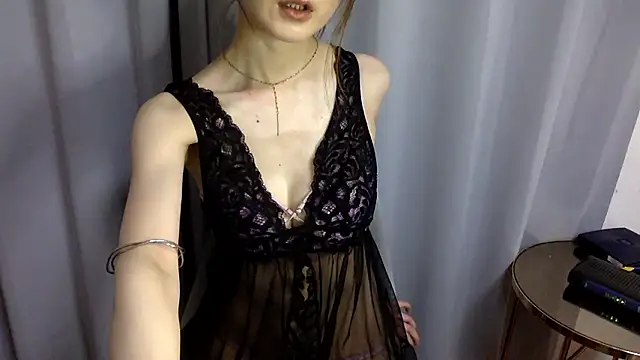 Snapshot of mari_maria chatting on 09.21.25 mari maria online show from 09.21.25