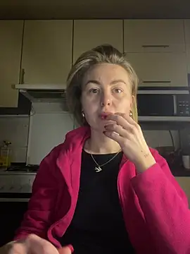 MartaLuna  online show from 02.22.26