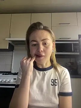 MartaLuna  online show from 02.25.26