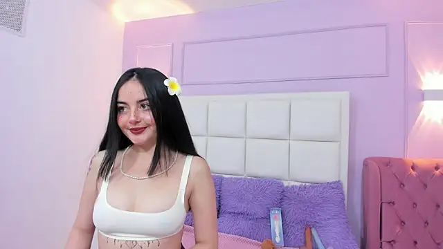 Ashleypetit online show from 12.17.25