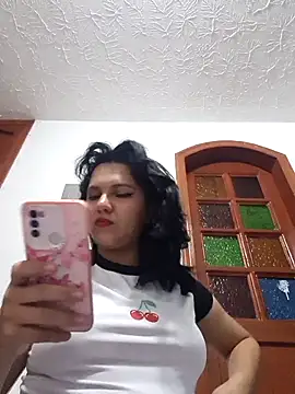 Snapshot of MaoMaoLa chatting on 09.30.25 MaoMaoLa online show from 09.30.25
