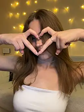 Elizabeth Tay online show from 10.05.25