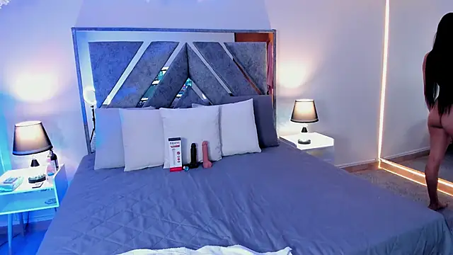 Isa Rouse   online show from 10.31.25