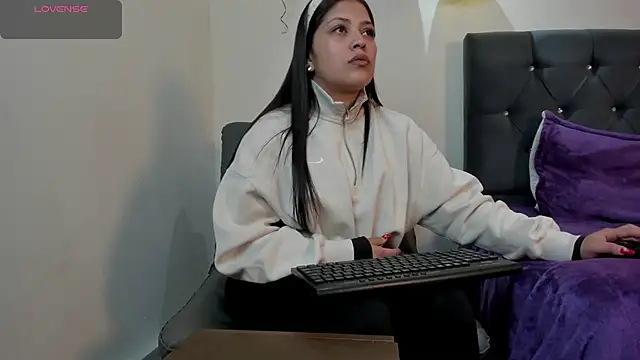 Shantal  G online show from 01.14.26