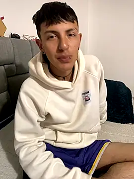 NaytonFreeman online show from 09.24.25